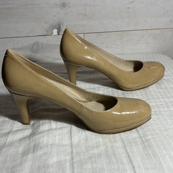 Tan Naturalizer Heel Size 11W - Picture 4 of 6